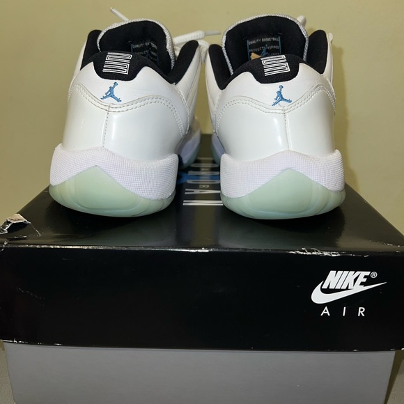 Jordan 11 Low - Picture 12 of 12